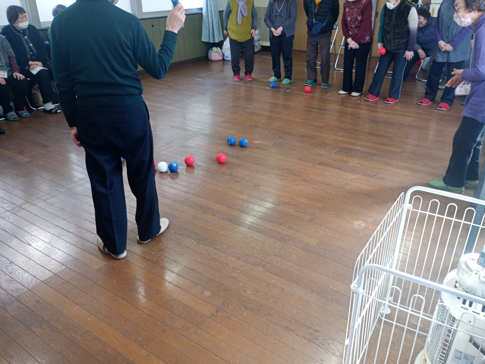 南柏町会サロンにてボッチャ・ビンゴ大会のお手伝いをしました
